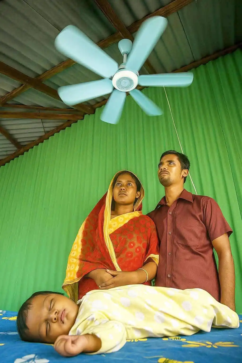 Mini portable ceiling fan 17”