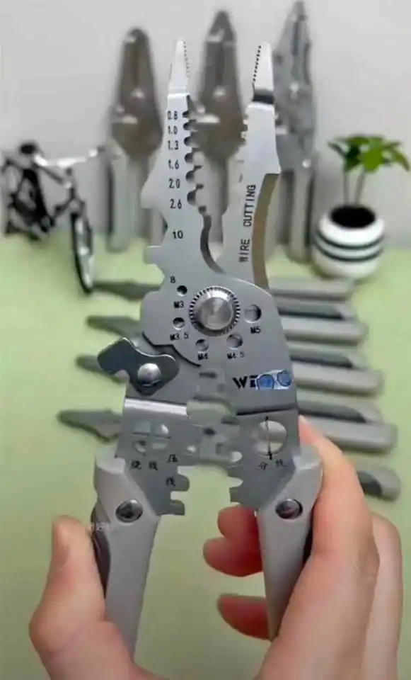 Multifunctional wire stripper