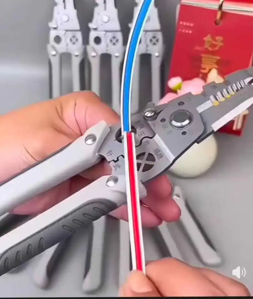 Multifunctional wire stripper